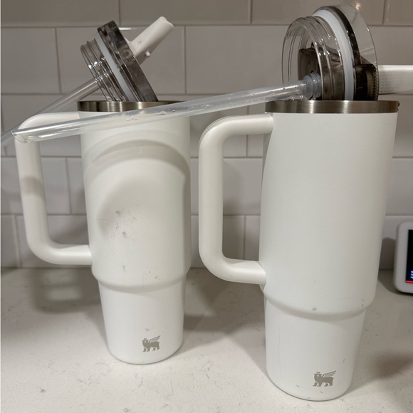 Stanley Classic White Tumblers with Clear Lids - Picture 4 of 8